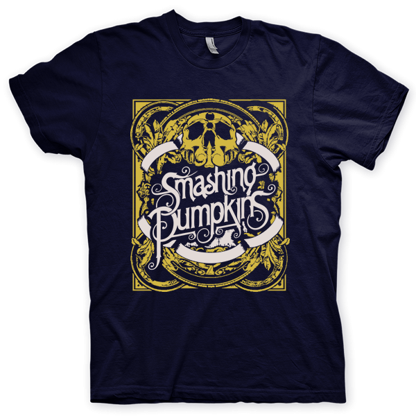 Montagem digital da camiseta preta com estampa azul com arte centralizada da banda The Smashing Pumpkins,  Mizner Park Amphitheatre