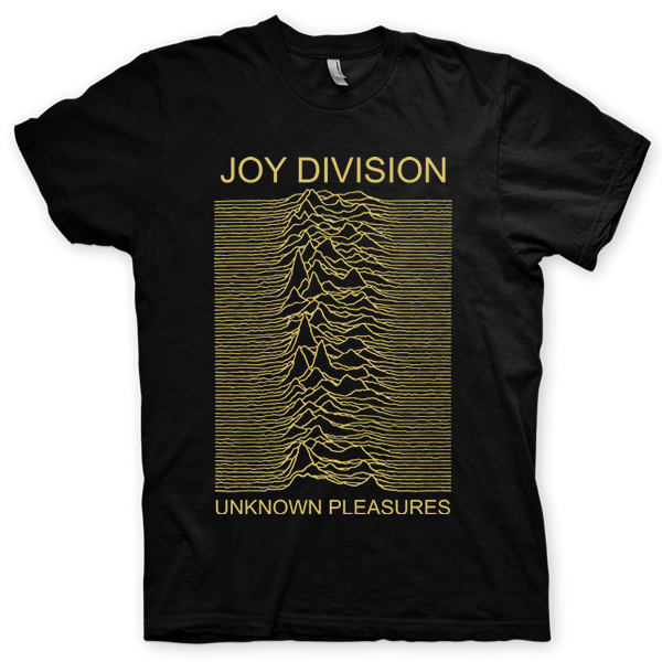 Montagem digital da camiseta preta com estampa azul com arte centralizada da banda Joy Division, Unknown Pleasures