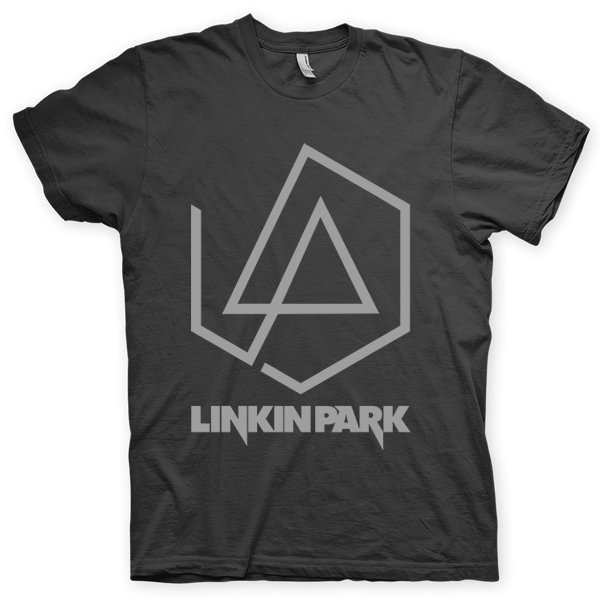 Montagem digital da camiseta preta com estampa azul com arte centralizada da banda Linkin Park