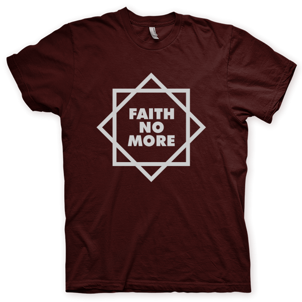 Montagem digital da camiseta preta com estampa azul com arte centralizada da banda Faith no More