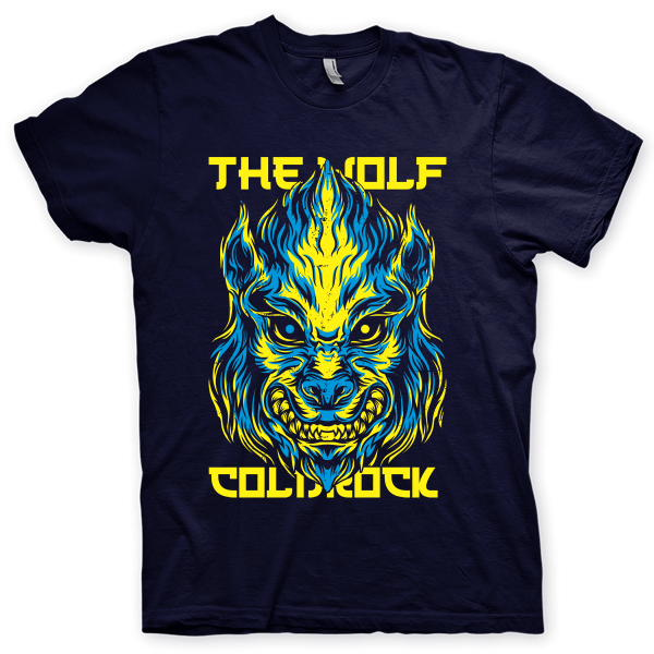 Montagem digital da camiseta preta com estampa azul com arte centralizada da banda Wolf