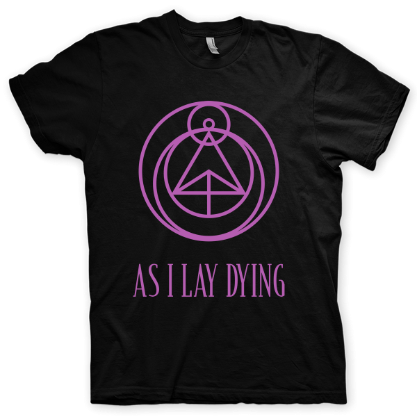 Montagem digital da camiseta preta com estampa azul com arte centralizada da banda As I Lay Dying