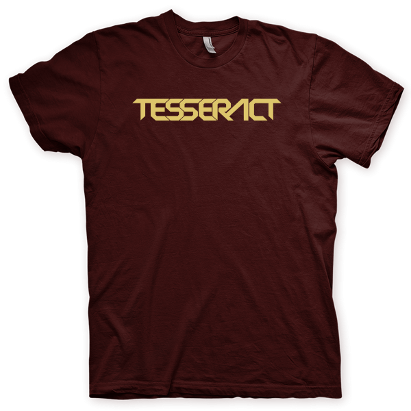 Montagem digital da camiseta preta com estampa azul com arte centralizada da banda Tesseract, War of Being