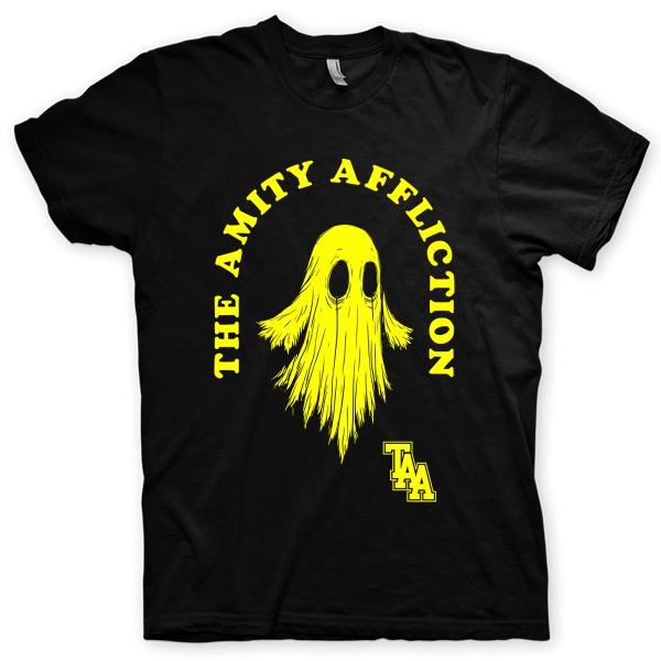 Montagem digital da camiseta preta com estampa azul com arte centralizada da banda The Amity Affliction, Soak Me In Bleach