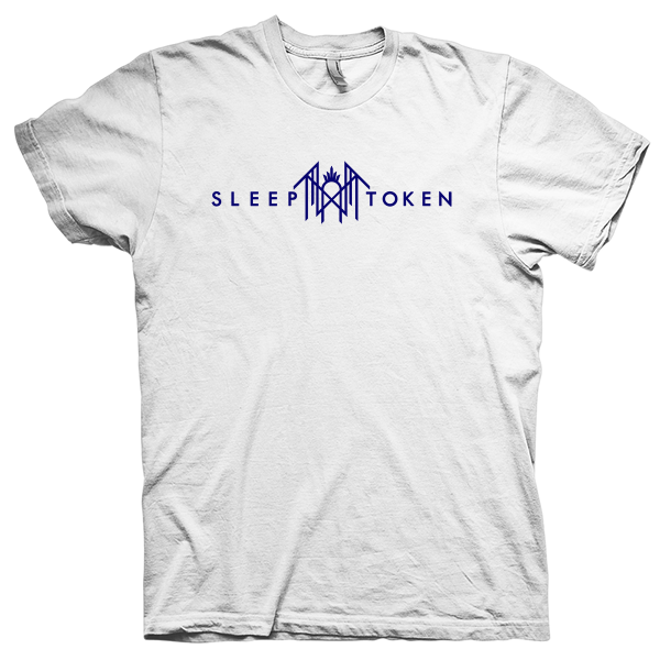Montagem digital da camiseta preta com estampa azul com arte centralizada da banda Sleep Token, Sleep